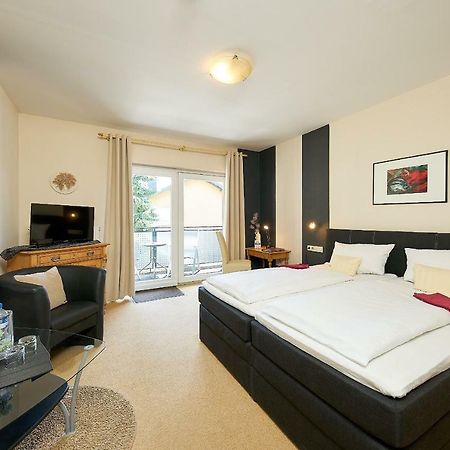 Landhotel Rosenberg Osann-Monzel エクステリア 写真